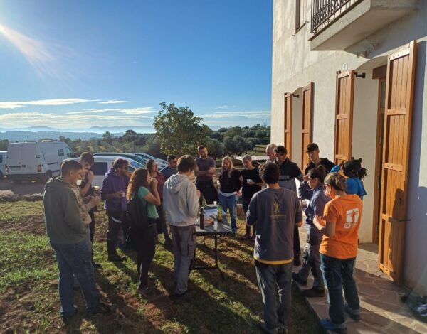 Els alumnes de l'Institut de Jardineria i Agricultura Les Garberes visiten la finca Mas Curró a Caldes de Montbui Els alumnes de l'Institut de Jardineria i Agricultura Les Garberes visiten la finca Mas Curró a Caldes de Montbui